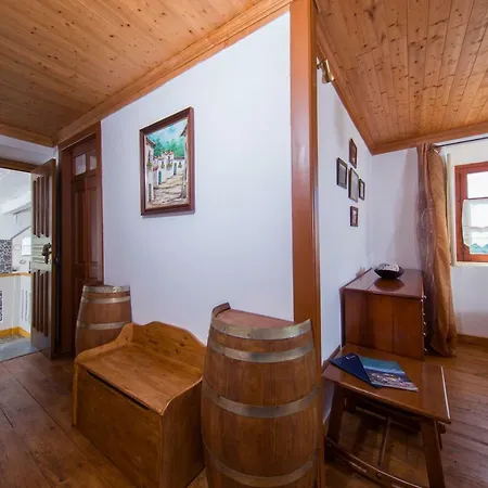 Casa Dos Avos * Góis